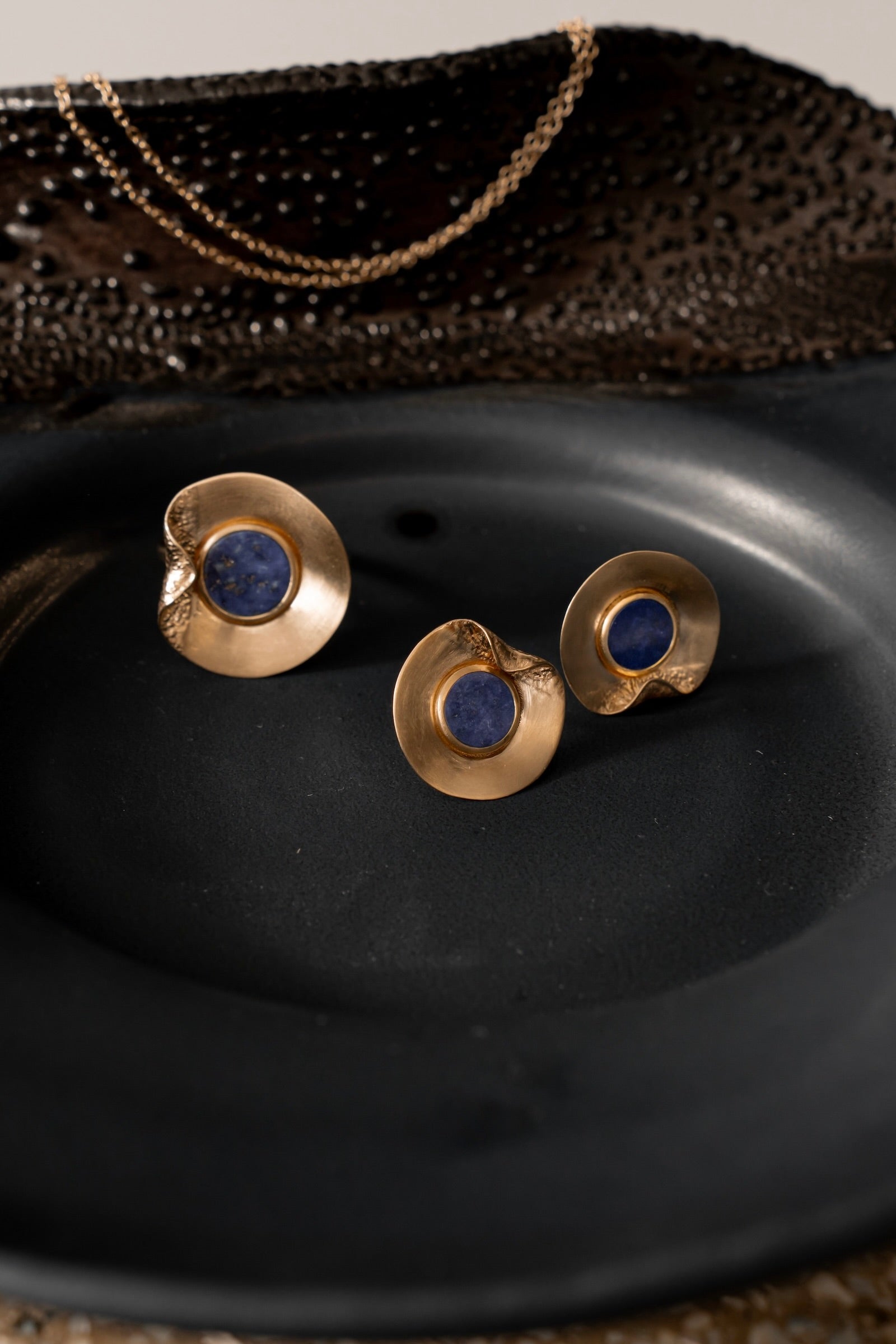 The Fold Ring – Lapis 14k Gold